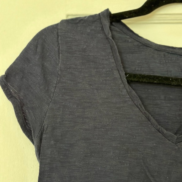 Navy tee - Picture 3 of 3